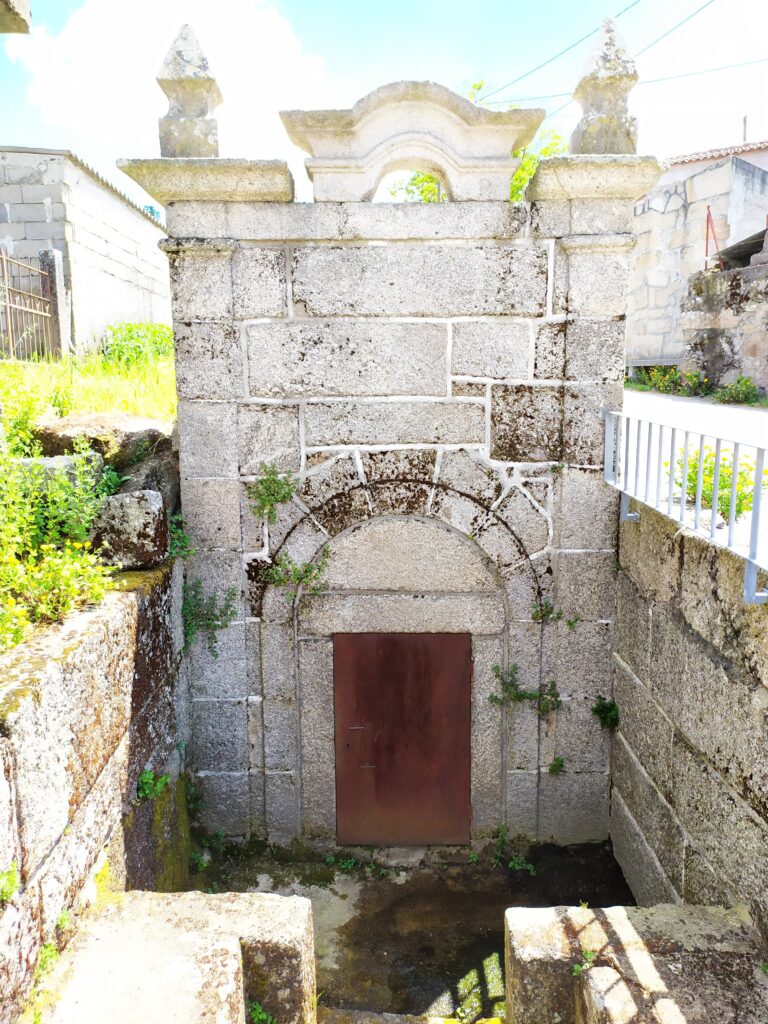 fonte: Casal de Cinza